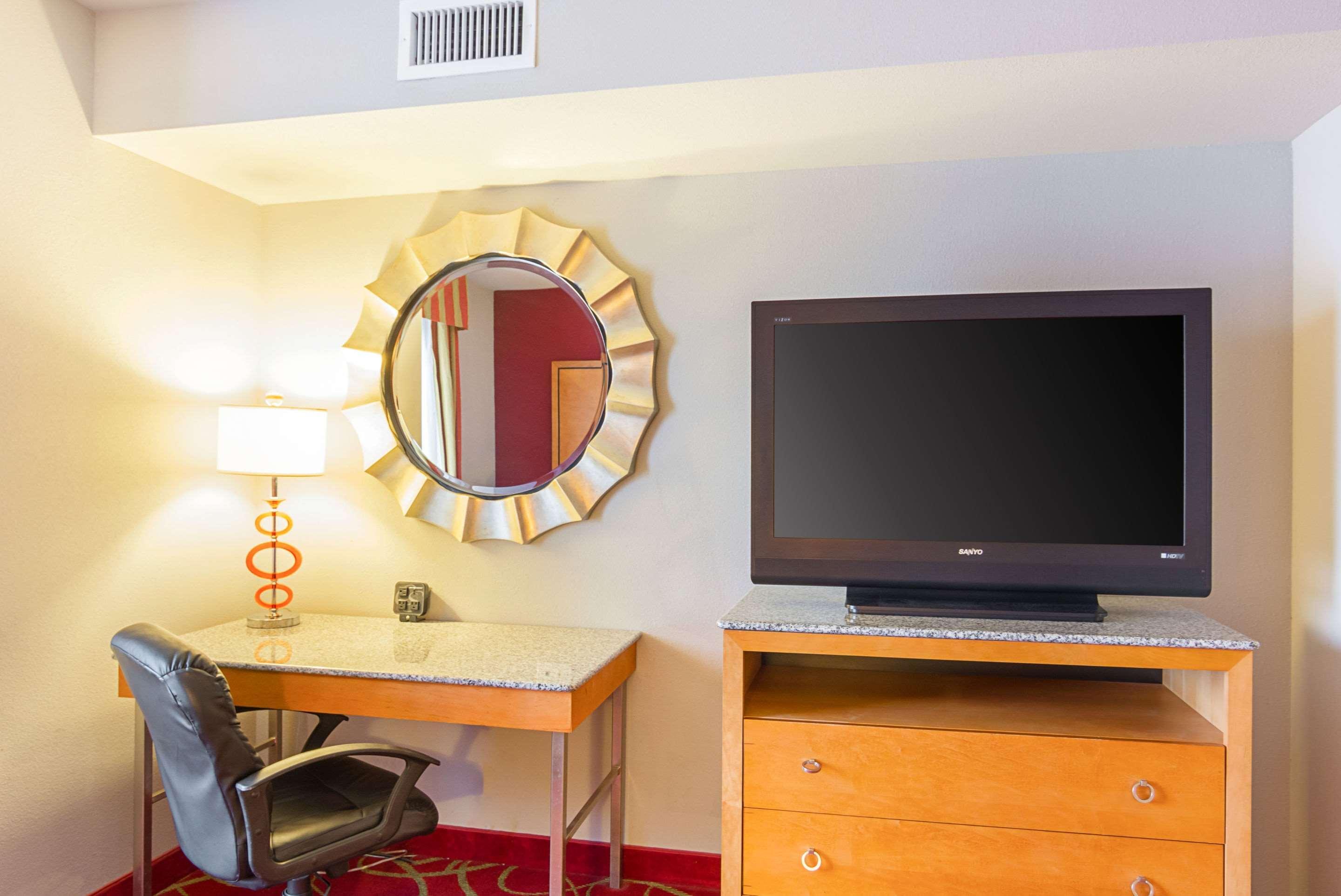 Comfort Suites At Virginia Center Commons Glen Allen Eksteriør bilde