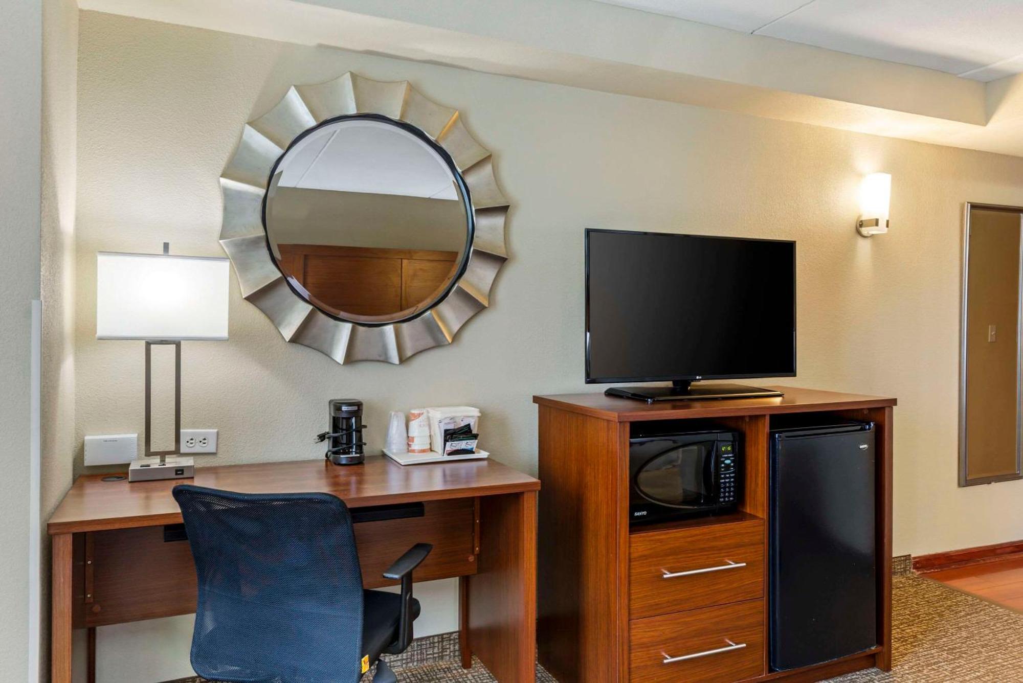 Comfort Suites At Virginia Center Commons Glen Allen Eksteriør bilde