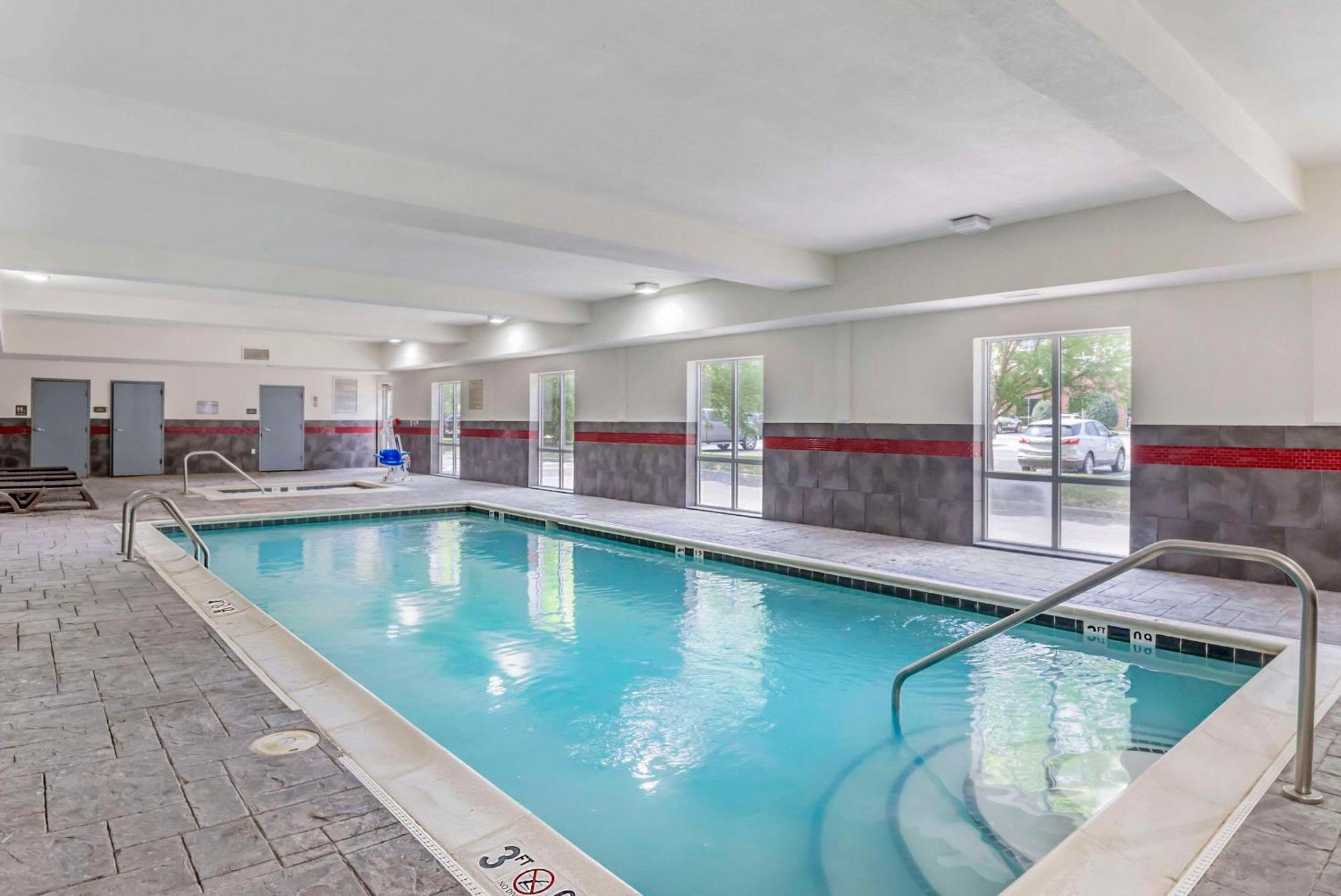 Comfort Suites At Virginia Center Commons Glen Allen Eksteriør bilde